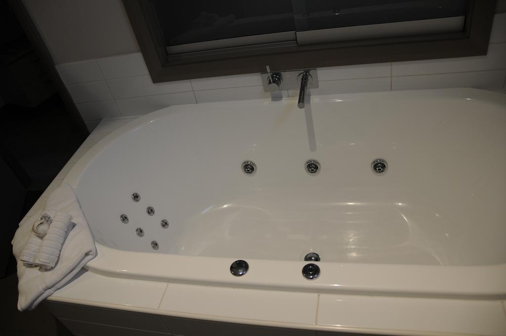 Saltair Luxury Accommodation - Adults Only Олбани Номер фото