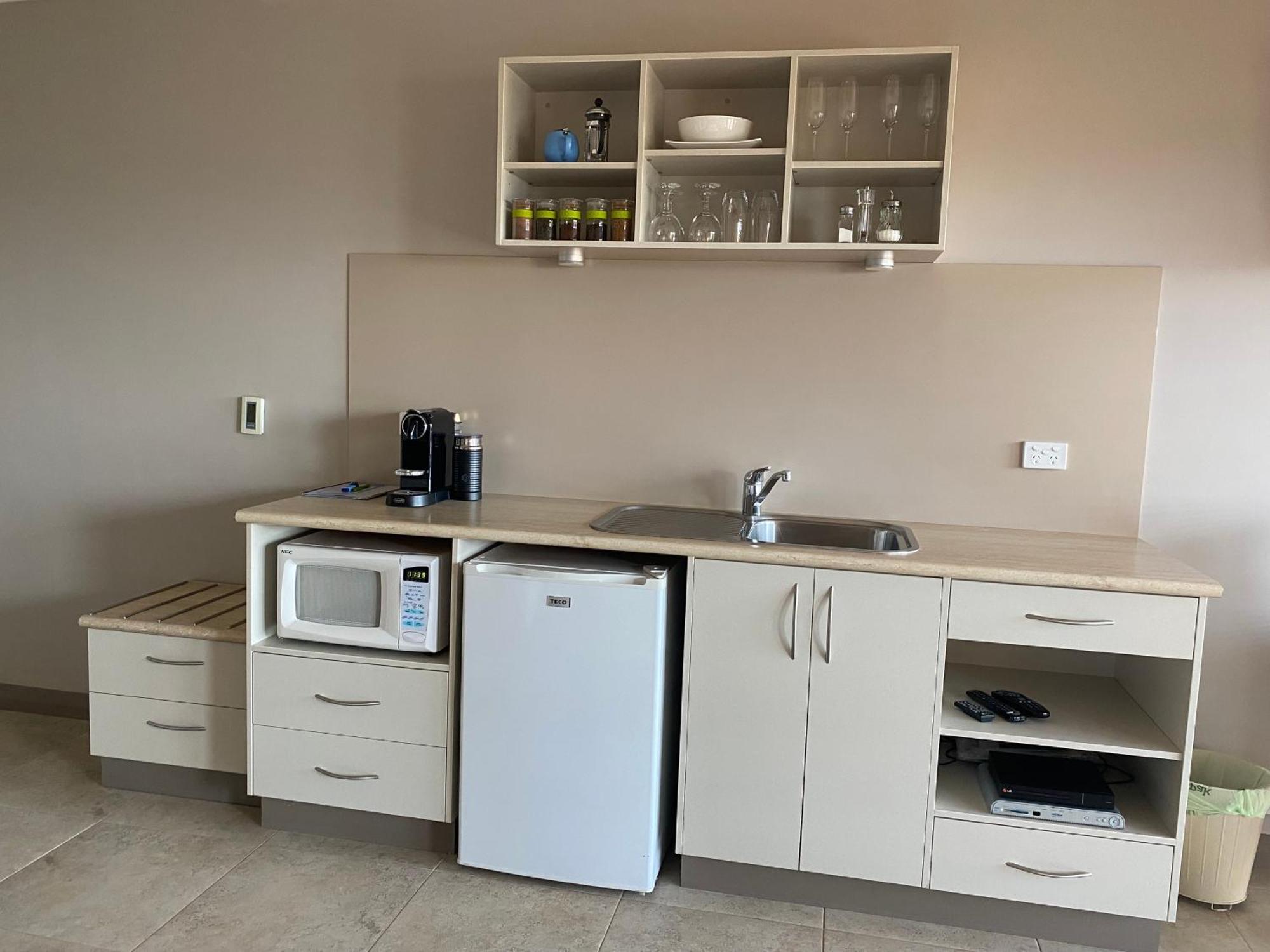 Saltair Luxury Accommodation - Adults Only Олбани Экстерьер фото